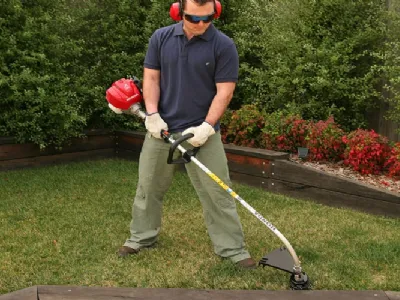 Il decespugliatore UMS 425 di Honda