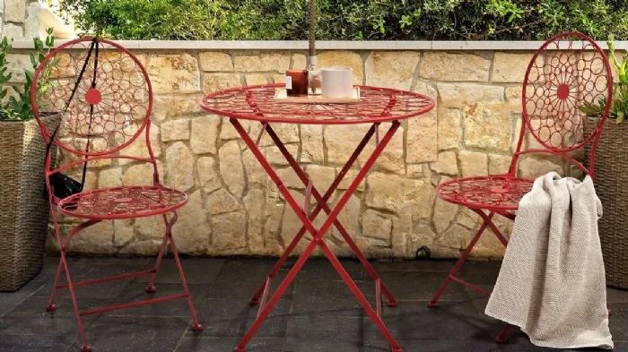 Ferro rosso verniciato a polvere per il tavolino tondo pieghevole Scario by Beliani