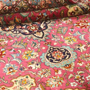 Tappeto in lana Tabriz proposto da Carpet Vista