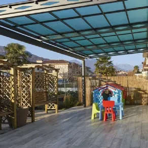Copertura in policarbonato e alluminio Allupergola di Mioni