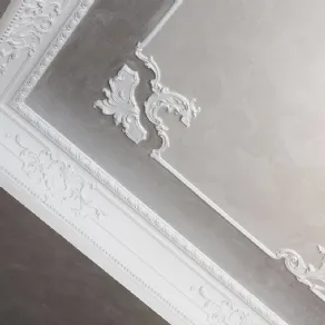 Decorare con le cornici in gesso