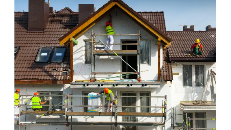 Il rifacimento della facciata di un condominio rientra nella manutenzione straordinaria