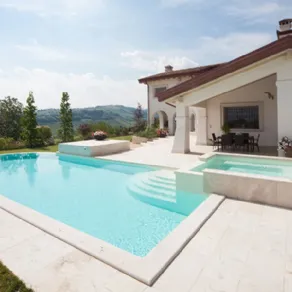 Realizzazione di una piscina interrata i.Blue Piscine