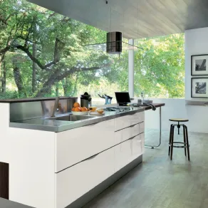 Cucina bianca lucida