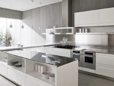 Esempio di cucina ad isola con piano di lavoro extra, GD Arredamenti, modello Treviso