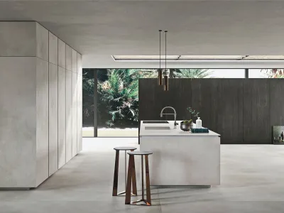 Esempio di cucina ad isola con lavello nel blocco centrale