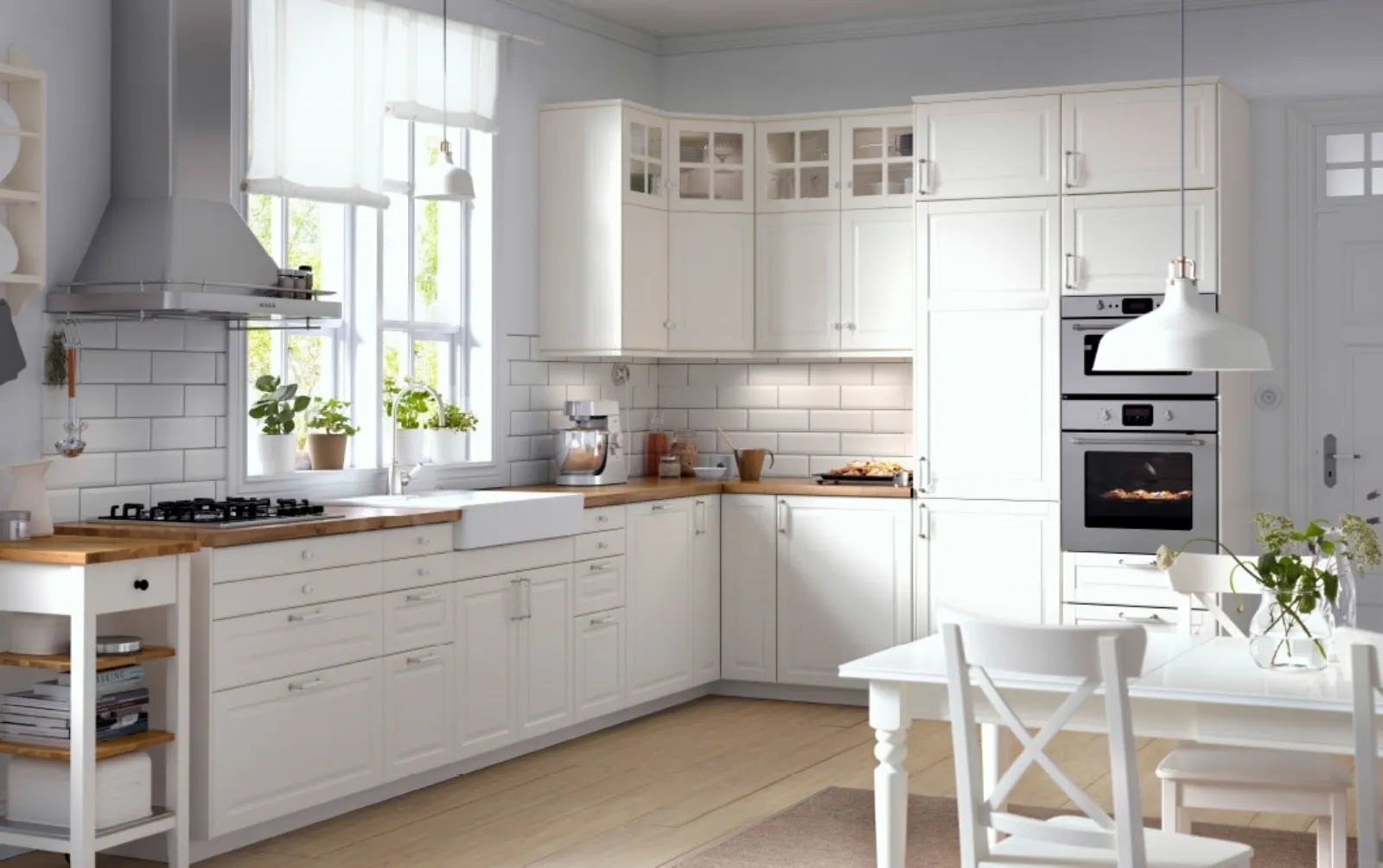 Cucina moderna con un tocco rustico - Il bianco ed il legno sono una scelta  vincente per chi vuo…
