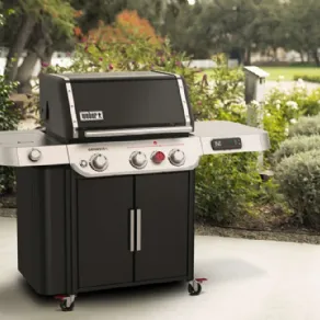 Barbecue a gas modello Genesis II di Weber