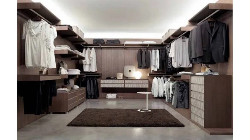 Come organizzare una cabina armadio