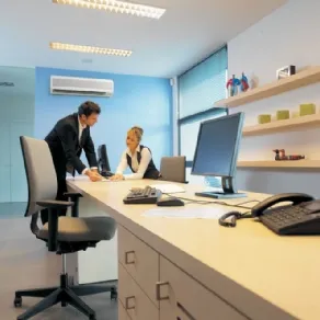 soluzione per deumidificare e raffreddare l'aria in ufficio
