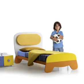 lettino e comodino colorato