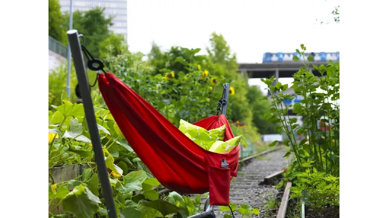 Dondoli da giardino: i consigli per scegliere quello giusto