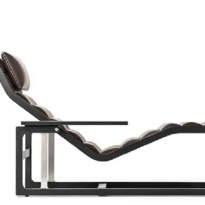 Byron è la chaise longue in pelle di Poltrona Frau