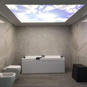 Un cielo per soffitto in bagno con una soluzione di controsoffitto teso di Tensocielo