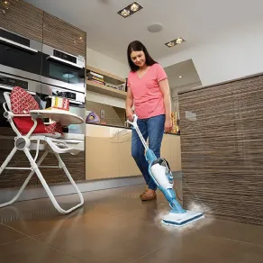I modelli Black+Decker Steam-mop hanno anche il sistema di pulizia SteaMitt
