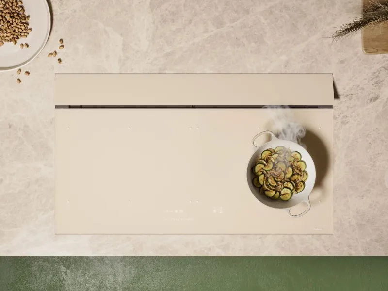 Brera Slim di Falmec si mimetizza con top e isole