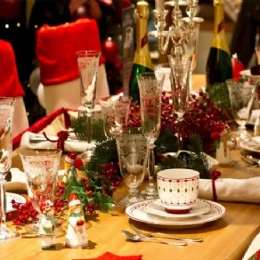 Una tavola di Natale tradizionale ma originale