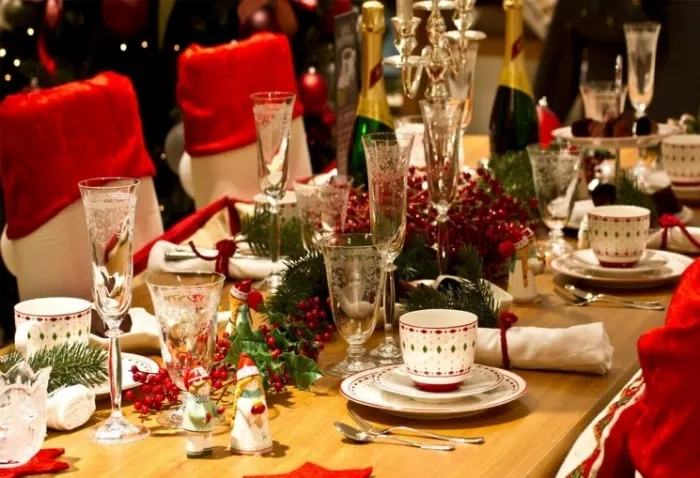 Una tavola di Natale tradizionale ma originale