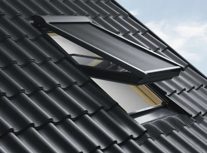 Finestra sul tetto con profili in alluminio