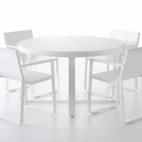 tavolino tondo e quattro sedie color bianco