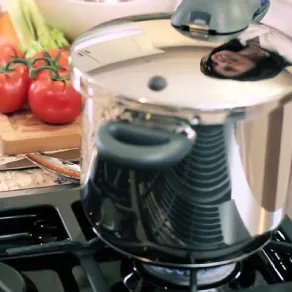 Cosa cucinano gli italiani con la pentola a pressione?