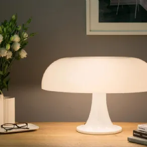 Lampada dal design moderno Nesso di Artemide bianca
