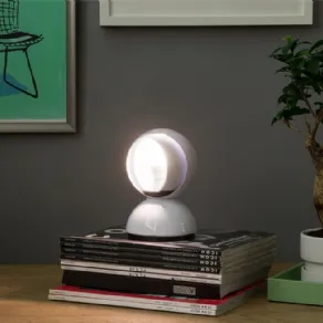 Lampada Eclisse bianca di Vico Magistretti per Artemide