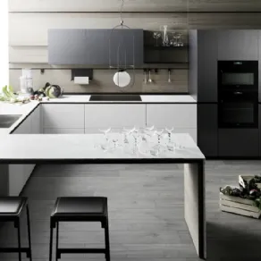 Forma Mentis Angel Skin Metal Titanio di Valcucine, cucina bianca e grigia