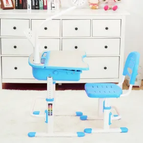 Dai 3 anni in su si può scegliere la sedia ergonomica Leomark abbinata alla sua scrivania