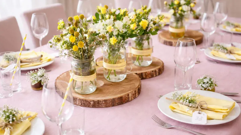 Centrotavola con fiori di campo