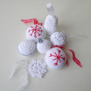 palline di Natale all'uncinetto