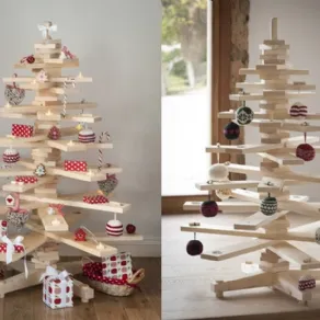 albero con assi di legno