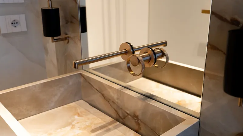 Rubinetteria in finitura ottone satinato