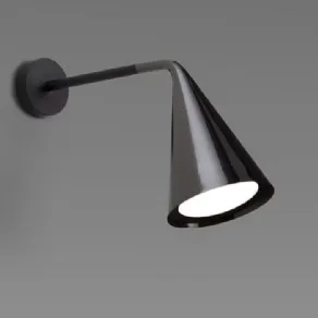 Applique orientabile Gordon di Tooy in ottone.