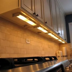 Illuminazione sottopensile cucina