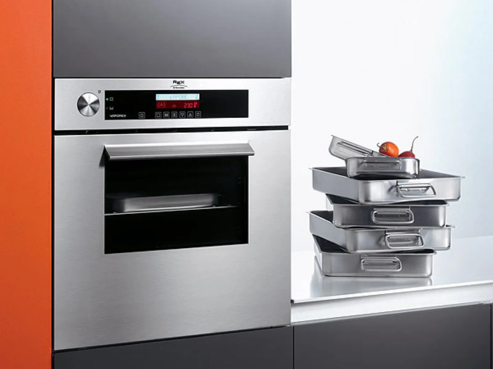 Incasso Electrolux: nuova estetica Quadro Full inox di Rex