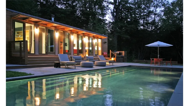 casa moderna con piscina