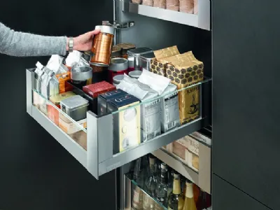 dispensa Space Tower di Blum