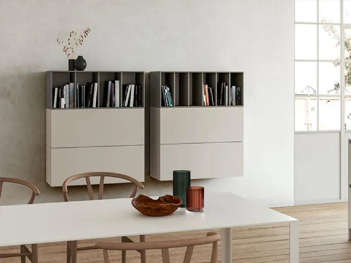 Wallover è la versatile collezione di mobili giorno e librerie sospese di Caccaro