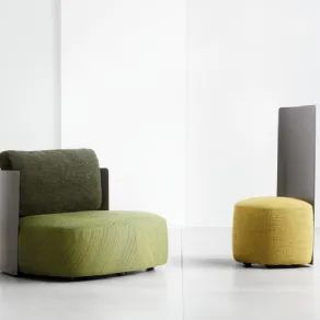 Poltrona e pouff abbinato della collezione Pierre di Flou