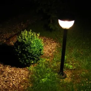Esempio di lampada da giardino