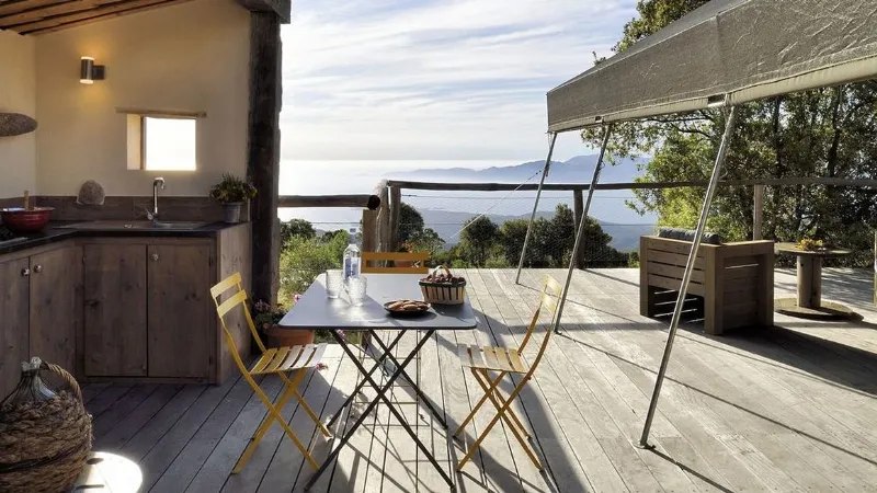 Casa con piscina naturale in Corsica