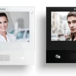 Bianco o nero il videocitofono Tab 7S Elvox di Vimar
