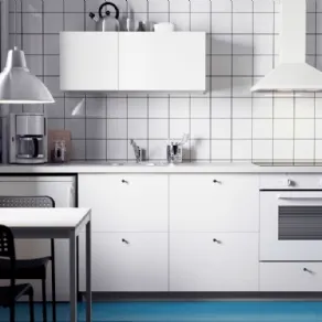 Cucina monoblocco Ikea per gli open space