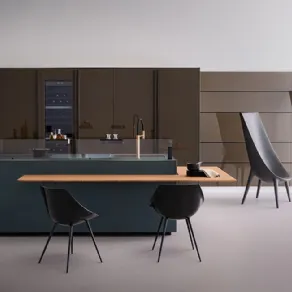 Artematica Soft Outline di Valcucine. Cucina a isola con bancone in bambù e paraschizzi in vetro