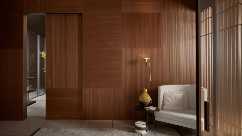 Porta scorrevole Sliding 50 di Lualdi: in legno naturale o laccata