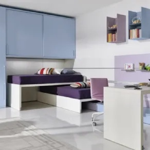Letto scorrevole su boiserie orizzontale