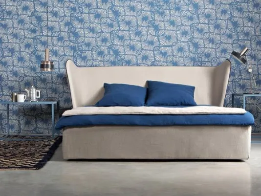 stanza d anotte con letto blu