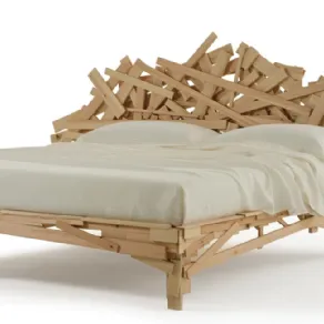 Letto design moderno di Edra, in essenza di pino