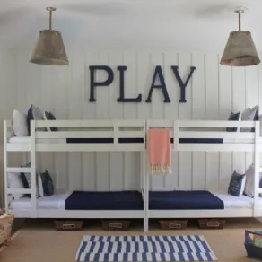 letto a castello in legno bianco